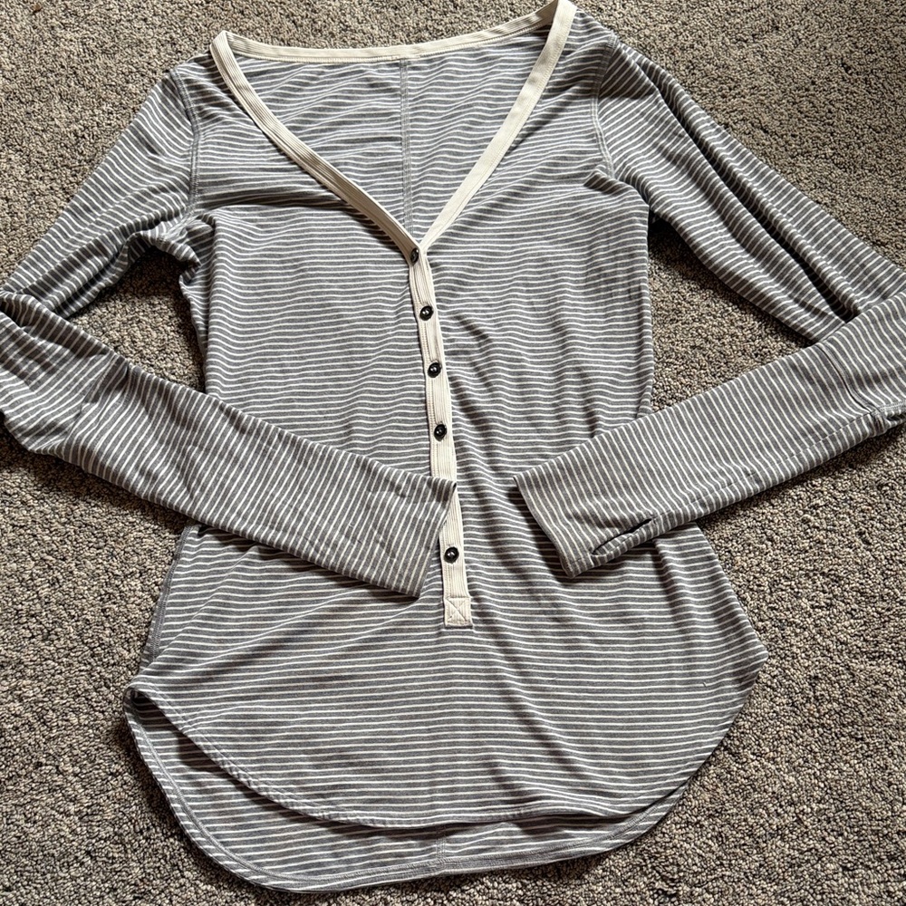Lululemon striped white and grey long sleeve with thumb holes